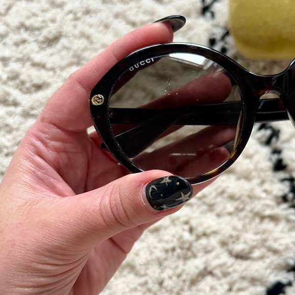Gucci Women's Black Sunglasses - Picture 3 of 6